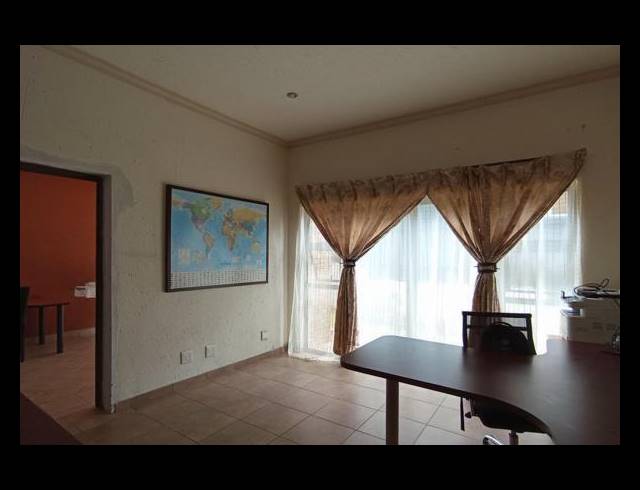 7 BEDROOM HOUSE FOR SALE IN FEATHERBROOKE ESTATE